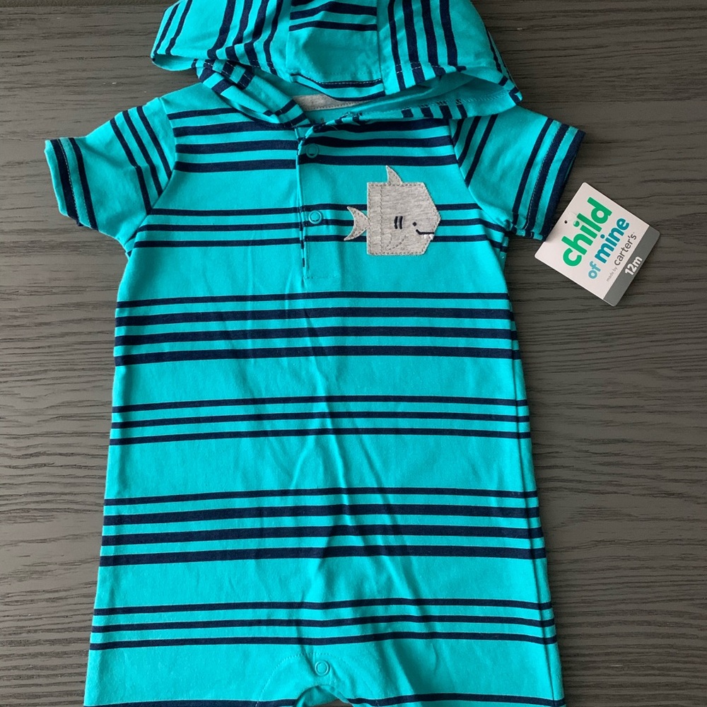 Carter’s NWT bodysuit with hood